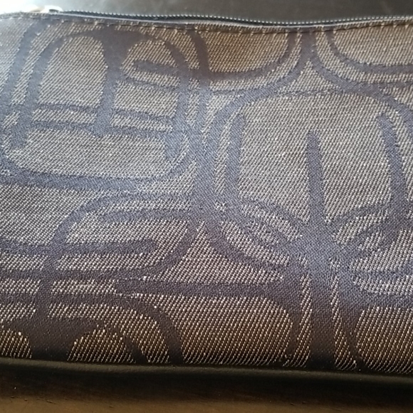 5/$20** Express Wristlet - Picture 2 of 7